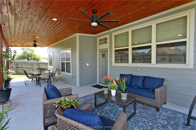2071 Positano Loop, Bryan, TX 77808