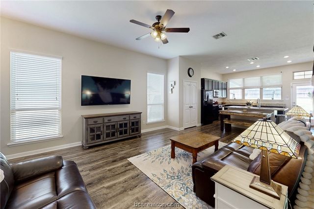 2071 Positano Loop, Bryan, TX 77808