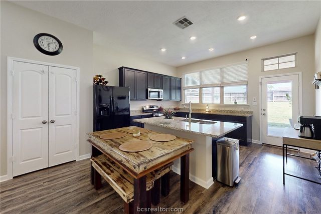 2071 Positano Loop, Bryan, TX 77808