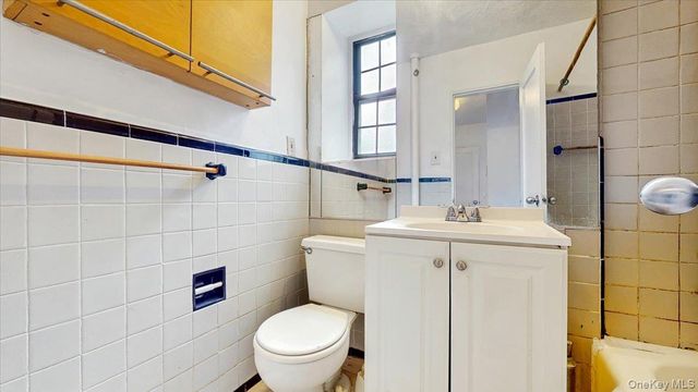 144-15 78th Rd 3A, Kew Garden Hills, NY 11367