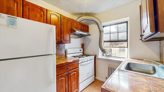 144-15 78th Rd 3A, Kew Garden Hills, NY 11367