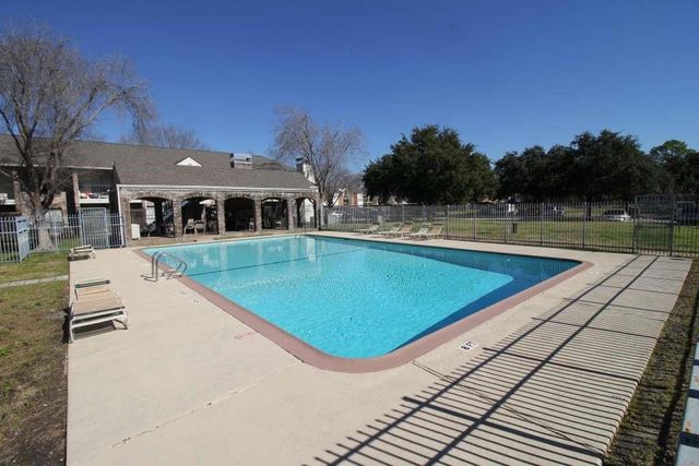 3900 Woodchase Drive 123, Houston, TX 77042