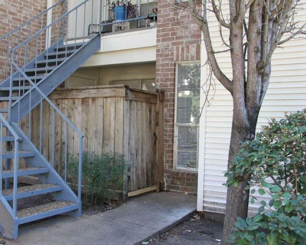 3900 Woodchase Drive 123, Houston, TX 77042