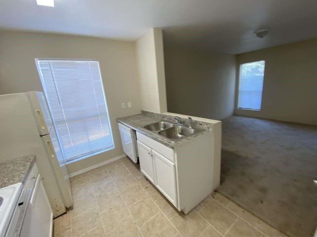 3900 Woodchase Drive 123, Houston, TX 77042