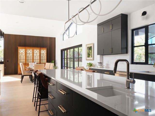 353 Lakeview Boulevard, New Braunfels, TX 78130