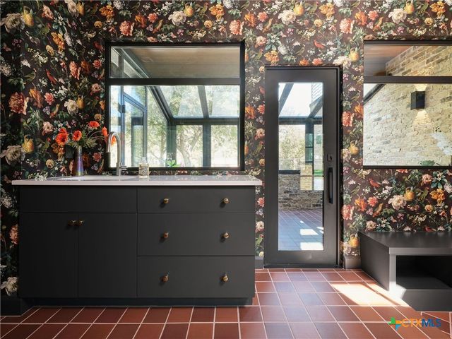 353 Lakeview Boulevard, New Braunfels, TX 78130