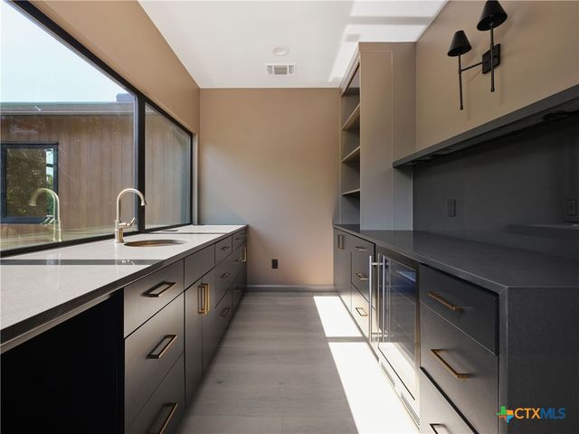 353 Lakeview Boulevard, New Braunfels, TX 78130