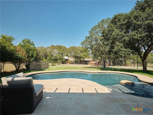 353 Lakeview Boulevard, New Braunfels, TX 78130