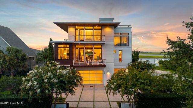 20 Pelican Drive, Wrightsville Beach, NC 28480
