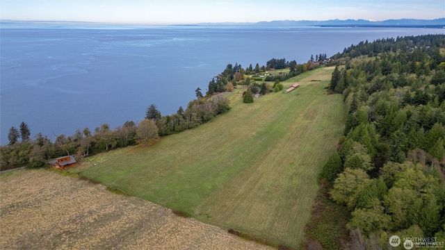 2383 W Shore Drive, Lummi Island, WA 98262