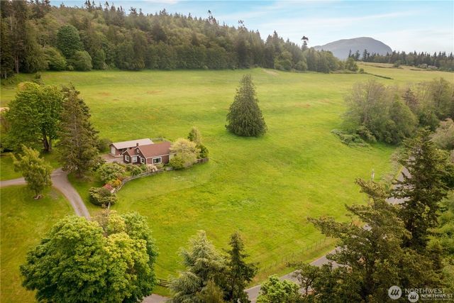 2383 W Shore Drive, Lummi Island, WA 98262