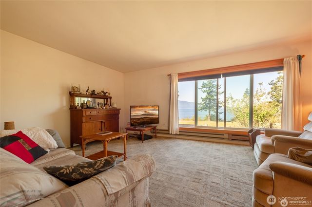 2383 W Shore Drive, Lummi Island, WA 98262