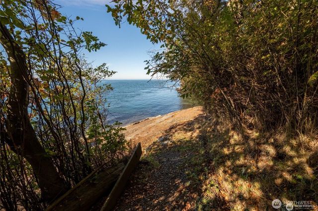 2383 W Shore Drive, Lummi Island, WA 98262