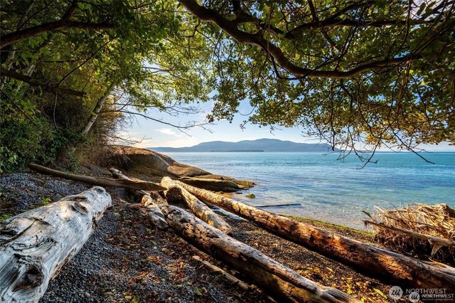 2383 W Shore Drive, Lummi Island, WA 98262