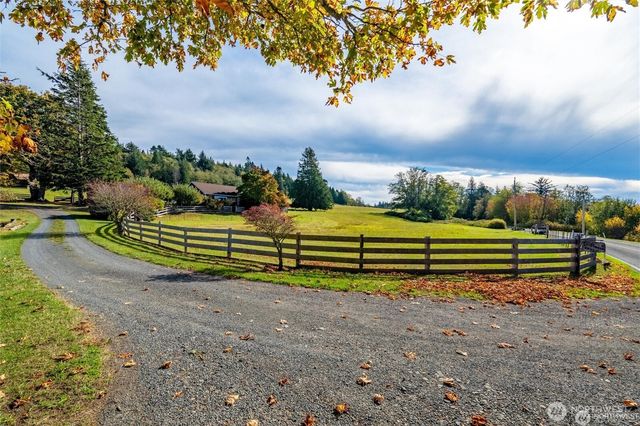 2383 W Shore Drive, Lummi Island, WA 98262