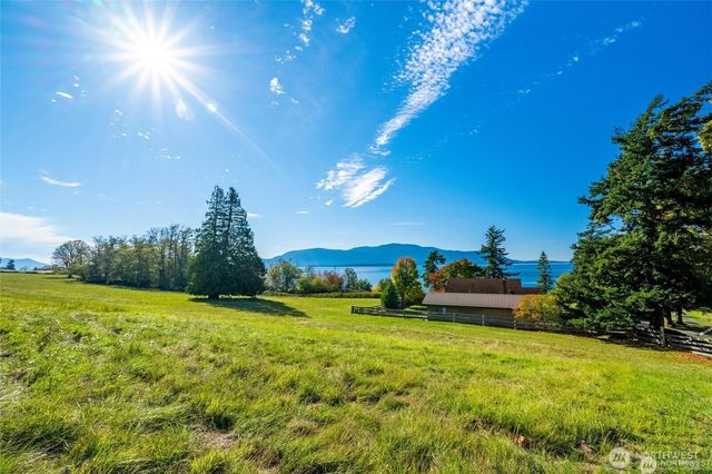 2383 W Shore Drive, Lummi Island, WA 98262