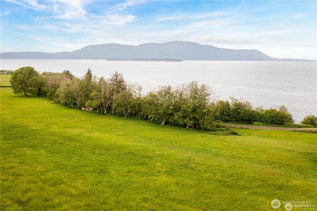 2383 W Shore Drive, Lummi Island, WA 98262
