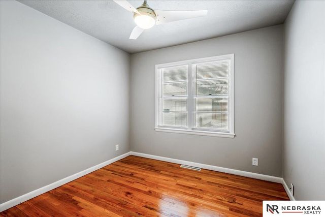 949 N 68th Street, Lincoln, NE 68505