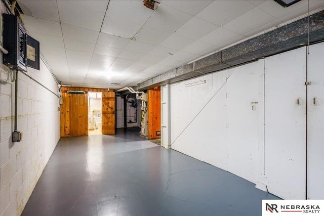 949 N 68th Street, Lincoln, NE 68505