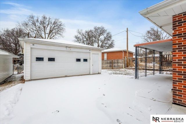 949 N 68th Street, Lincoln, NE 68505