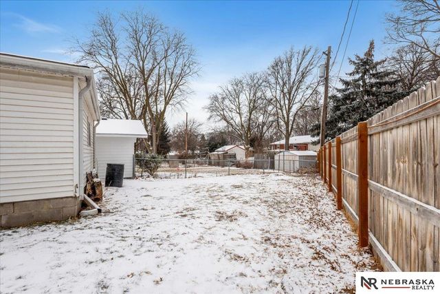 949 N 68th Street, Lincoln, NE 68505