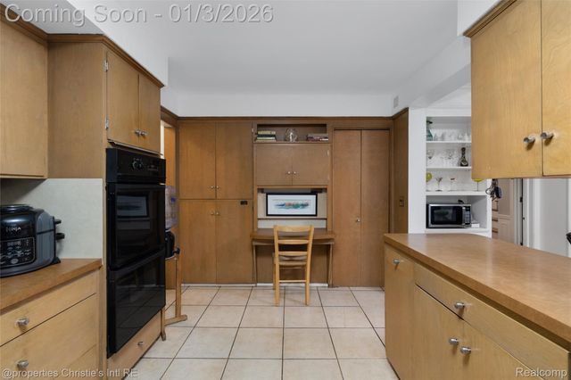 19385 Renfrew Road, Detroit, MI 48221