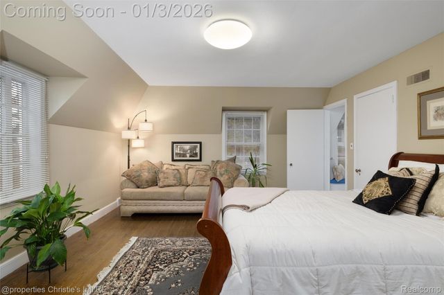 19385 Renfrew Road, Detroit, MI 48221