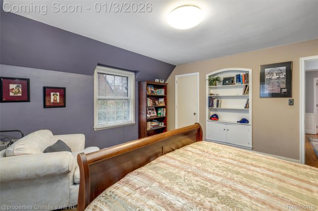 19385 Renfrew Road, Detroit, MI 48221