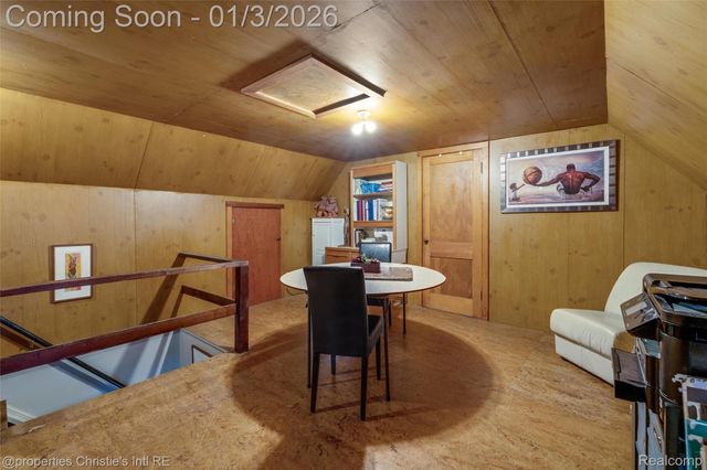 19385 Renfrew Road, Detroit, MI 48221