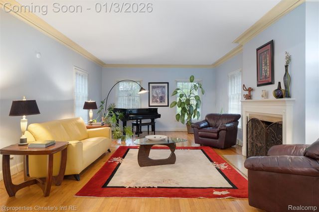 19385 Renfrew Road, Detroit, MI 48221