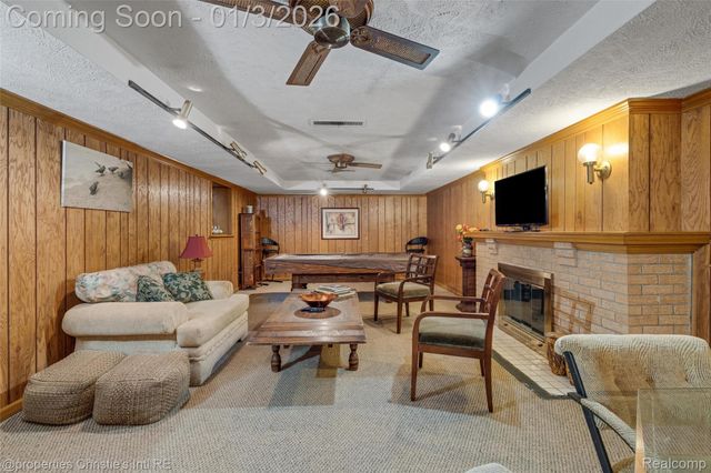 19385 Renfrew Road, Detroit, MI 48221