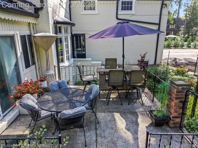 19385 Renfrew Road, Detroit, MI 48221