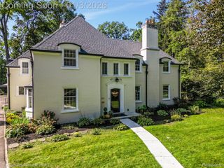 19385 Renfrew Road, Detroit, MI 48221