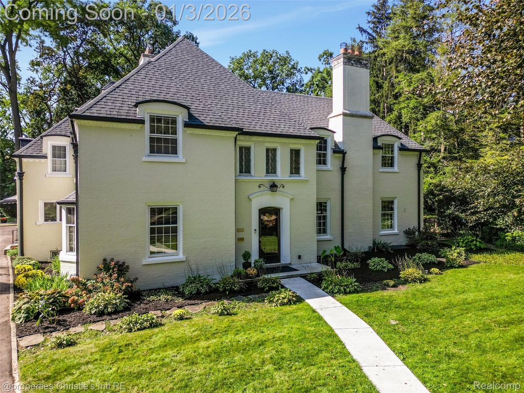 19385 Renfrew Road, Detroit, MI 48221