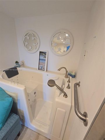 2880 NE 14th St Causeway 311, Pompano Beach, FL 33062
