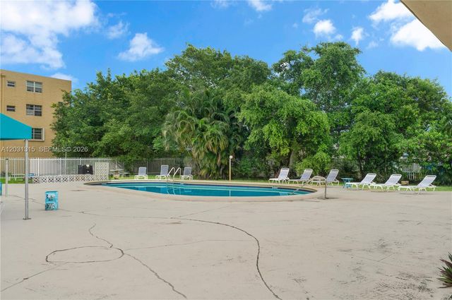 1200 Tallwood Avenue 202, Hollywood, FL 33021