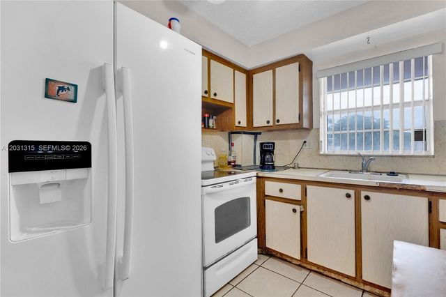 1200 Tallwood Avenue 202, Hollywood, FL 33021