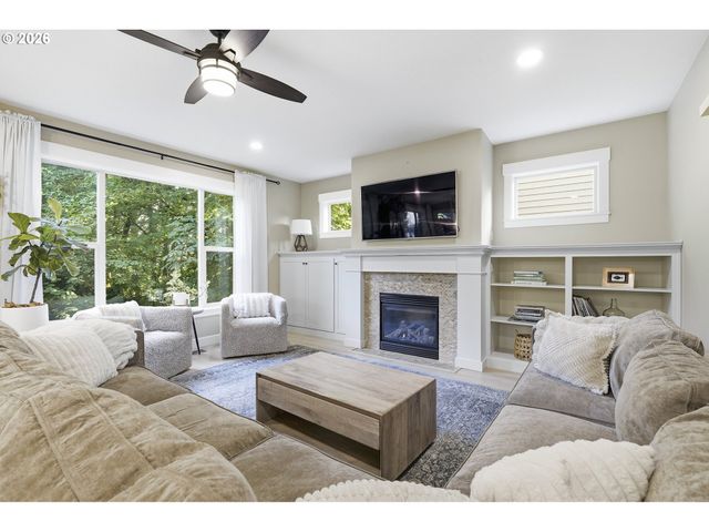 15057 Se GLENBROOK Rd, Clackamas, OR 97015