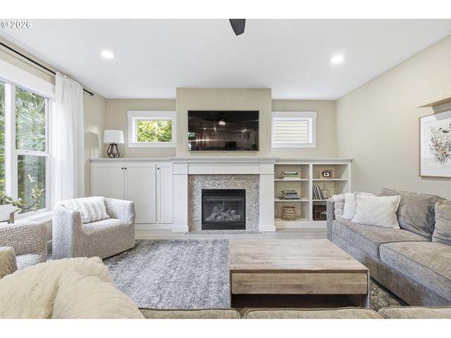 15057 Se GLENBROOK Rd, Clackamas, OR 97015