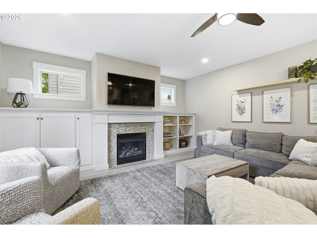 15057 Se GLENBROOK Rd, Clackamas, OR 97015