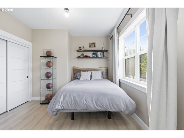 15057 Se GLENBROOK Rd, Clackamas, OR 97015