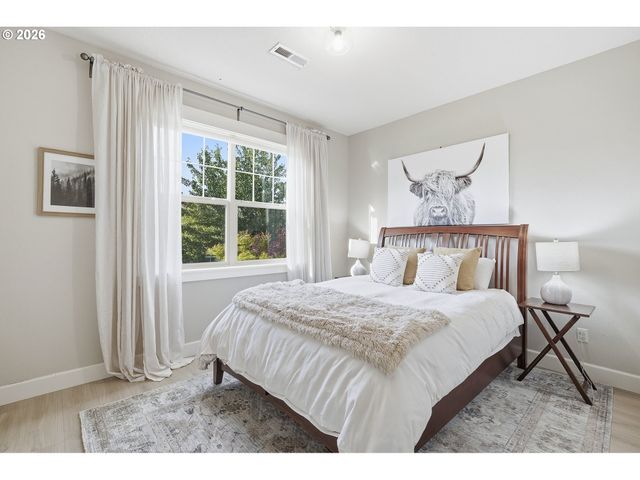 15057 Se GLENBROOK Rd, Clackamas, OR 97015