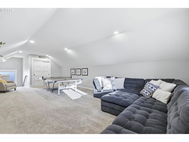 15057 Se GLENBROOK Rd, Clackamas, OR 97015