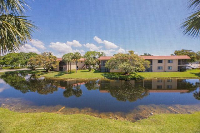 200 Lakeview Dr 211, Weston, FL 33326