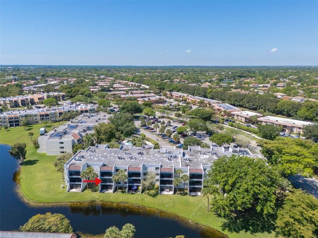 200 Lakeview Dr 211, Weston, FL 33326