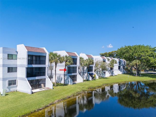 200 Lakeview Dr 211, Weston, FL 33326