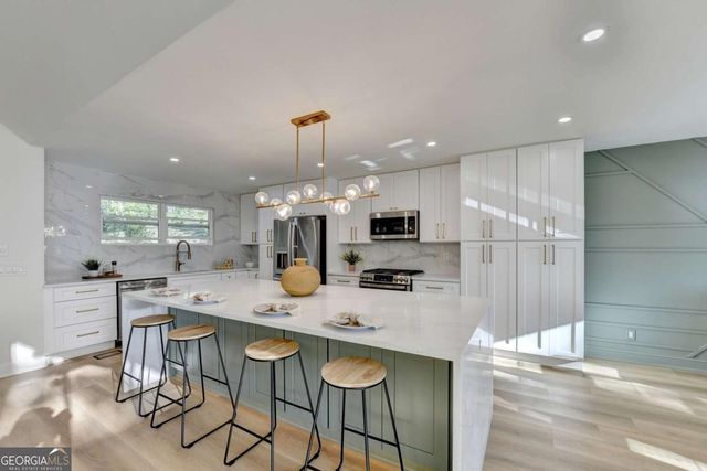 1695 Maple Ridge Drive, Suwanee, GA 30024