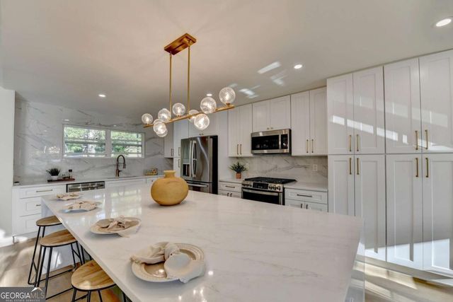 1695 Maple Ridge Drive, Suwanee, GA 30024