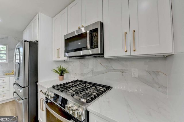 1695 Maple Ridge Drive, Suwanee, GA 30024