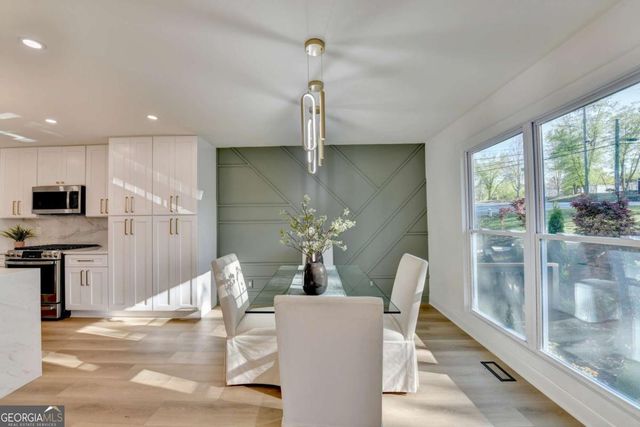 1695 Maple Ridge Drive, Suwanee, GA 30024